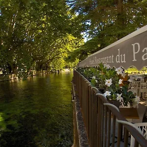 Restaurant Du Parc En Bord De Riviere Hotel Fontaine-de-Vaucluse