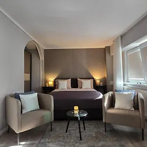 https://romana-lahovary-studio.bucharesthotelsnow.com