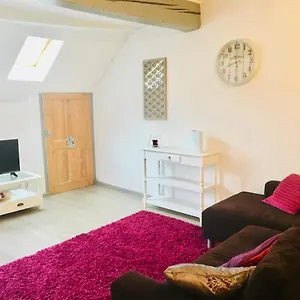 https://chez-pralin-praline.hotels-rhonealpes.com